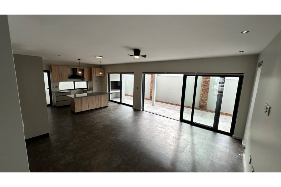 To Let 3 Bedroom Property for Rent in Lemoenkloof Western Cape
